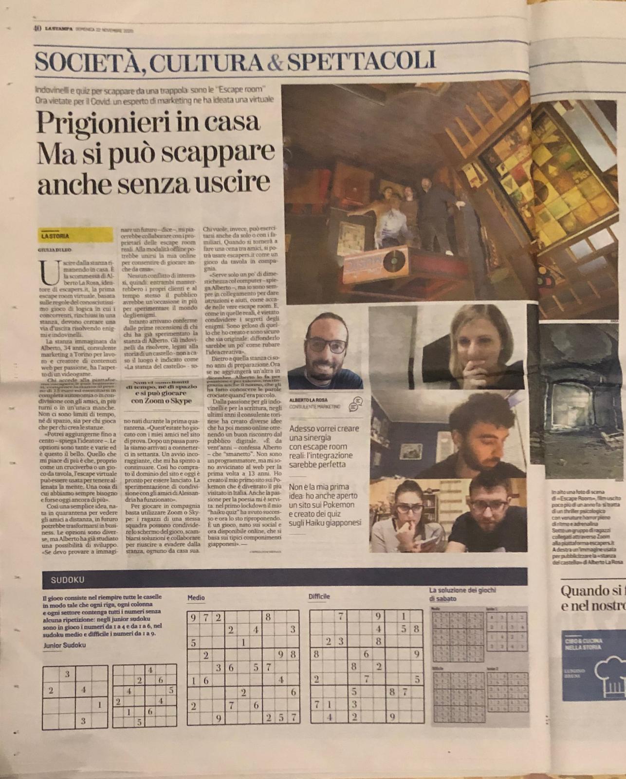 La pagina del quotidiano cartaceo La Stampa con l'articolo dedicato a escapers.it